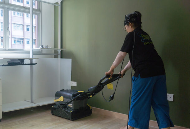 Deep floor scrubbing
